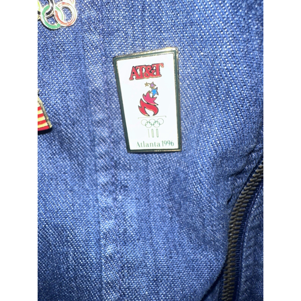 Denim Zip Front vest With 30 + Vintage Pin Collection - Picture 15 of 16